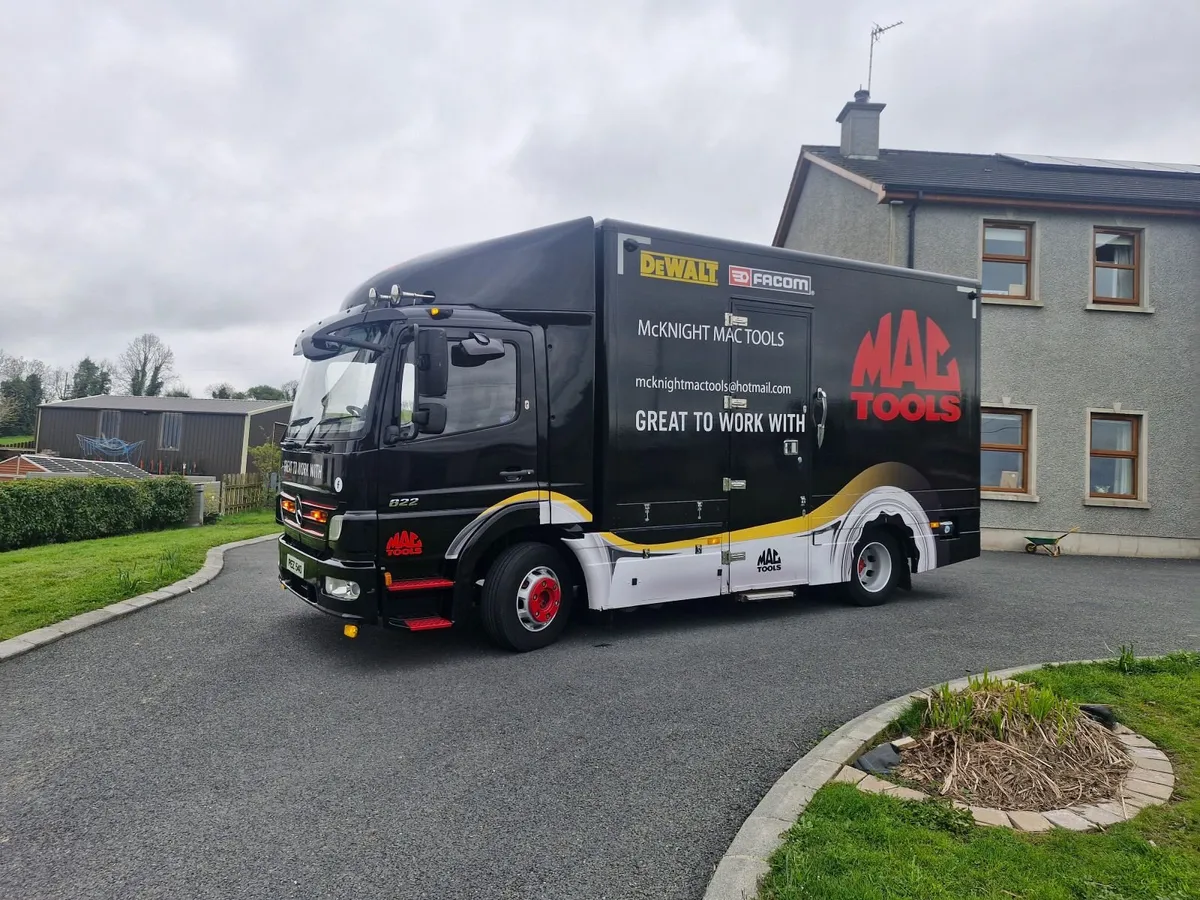 Mercedes-Benz Other 2010 - Image 2