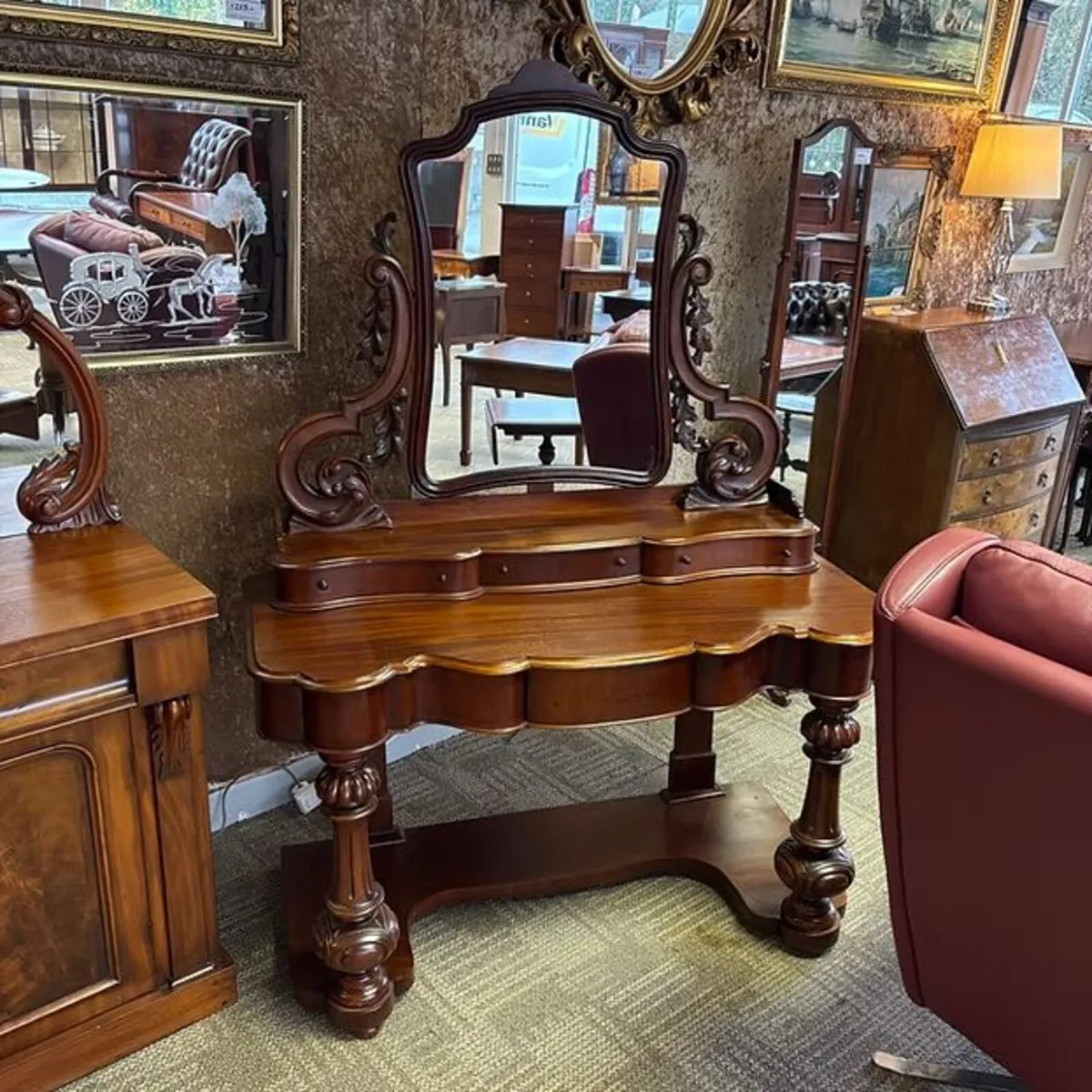 Fabulous mahogany dressing table with swing mirror