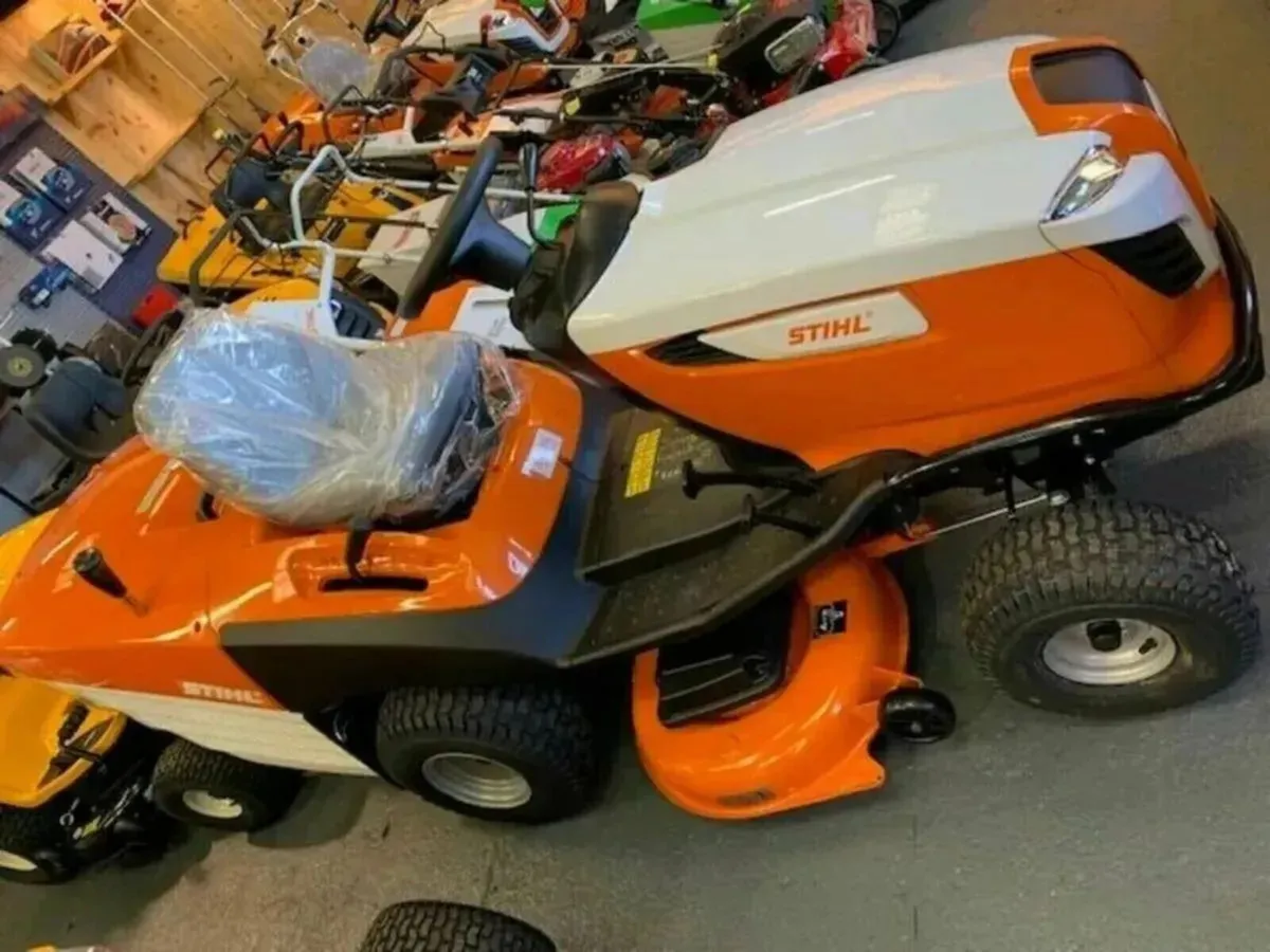 Stihl 5112 Z Petrol Ride On Mower - Image 2