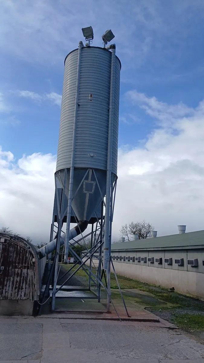 McAree meal bins - Image 2