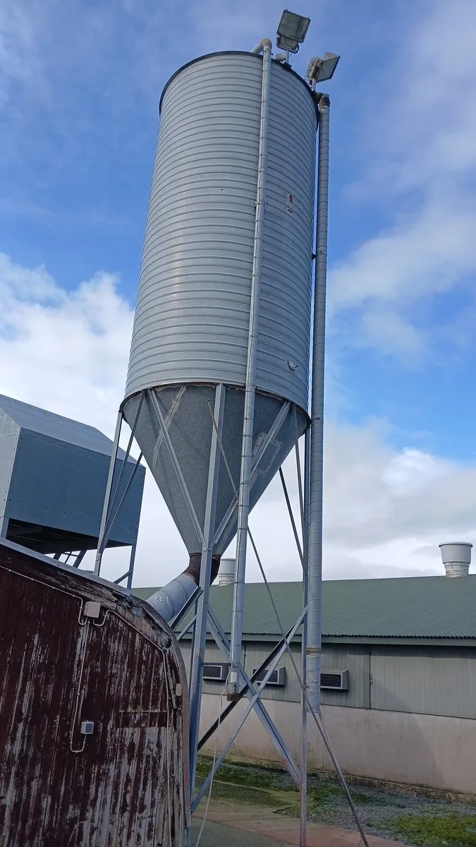 McAree meal bins - Image 3