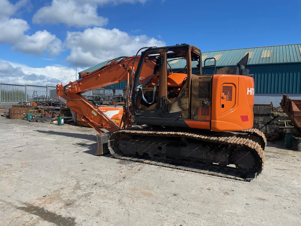 Hitachi ZX135US-6 Dismantling - Image 1