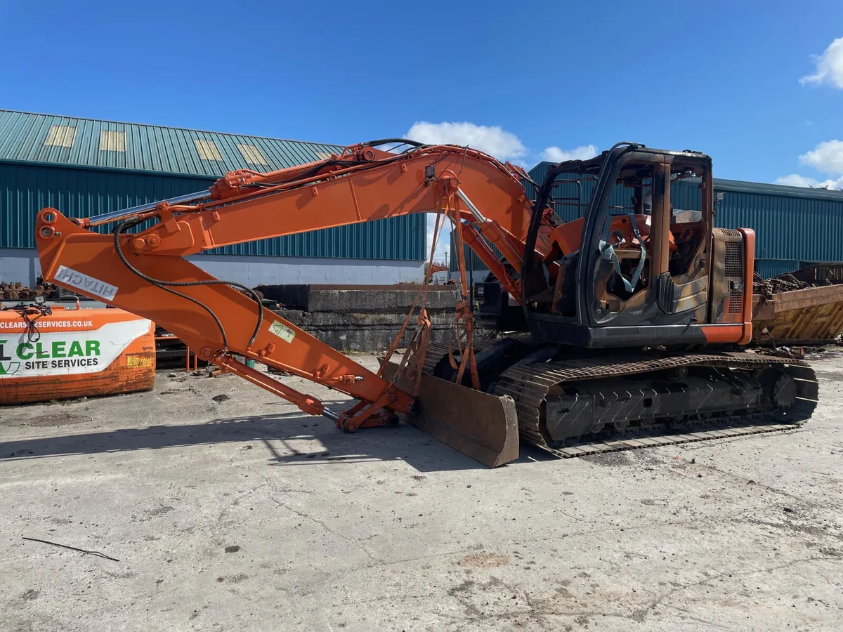 Hitachi ZX135US-6 Dismantling - Image 3