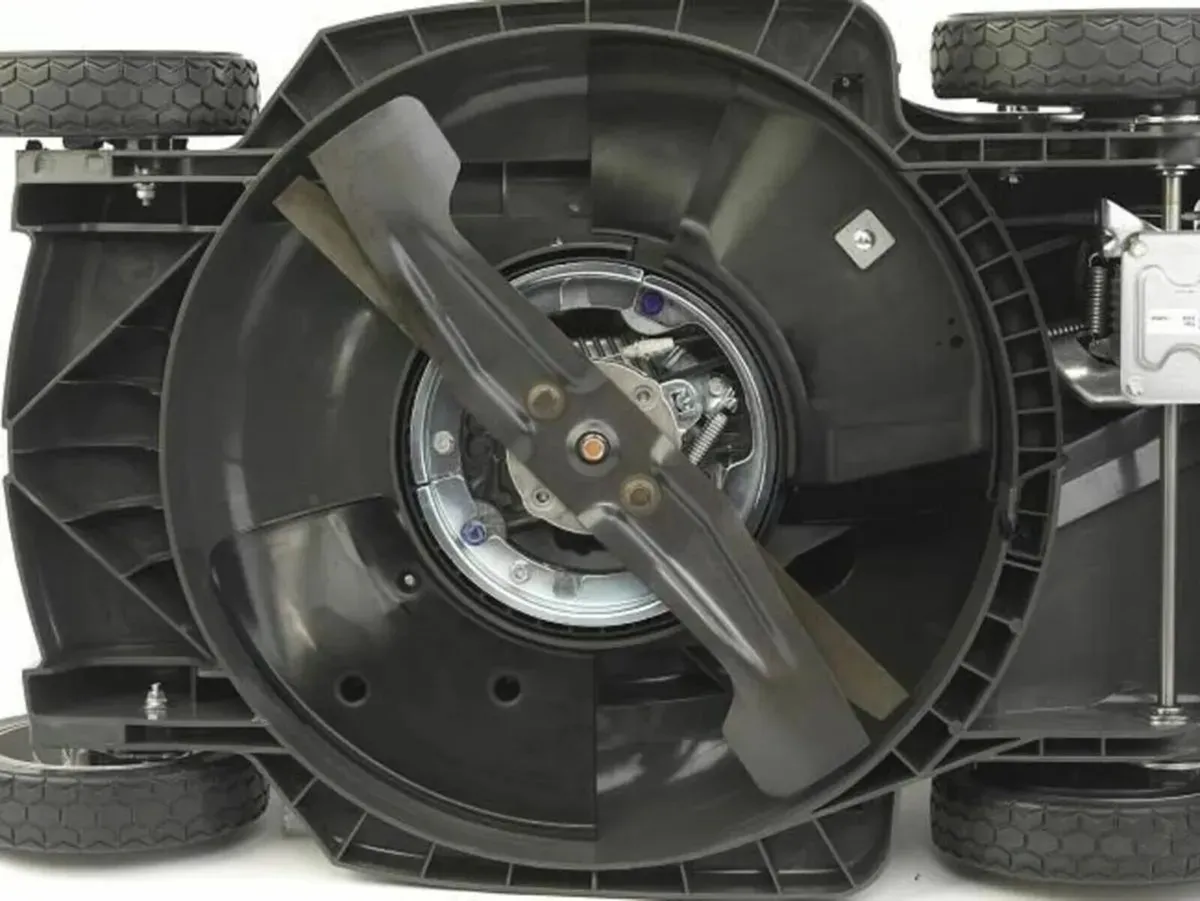 The new Honda HRX 537 HYE self-propelled - Image 3