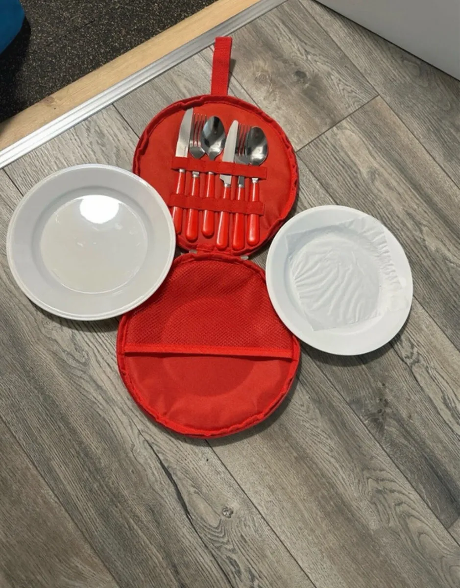 Picnic plates sets - Image 1