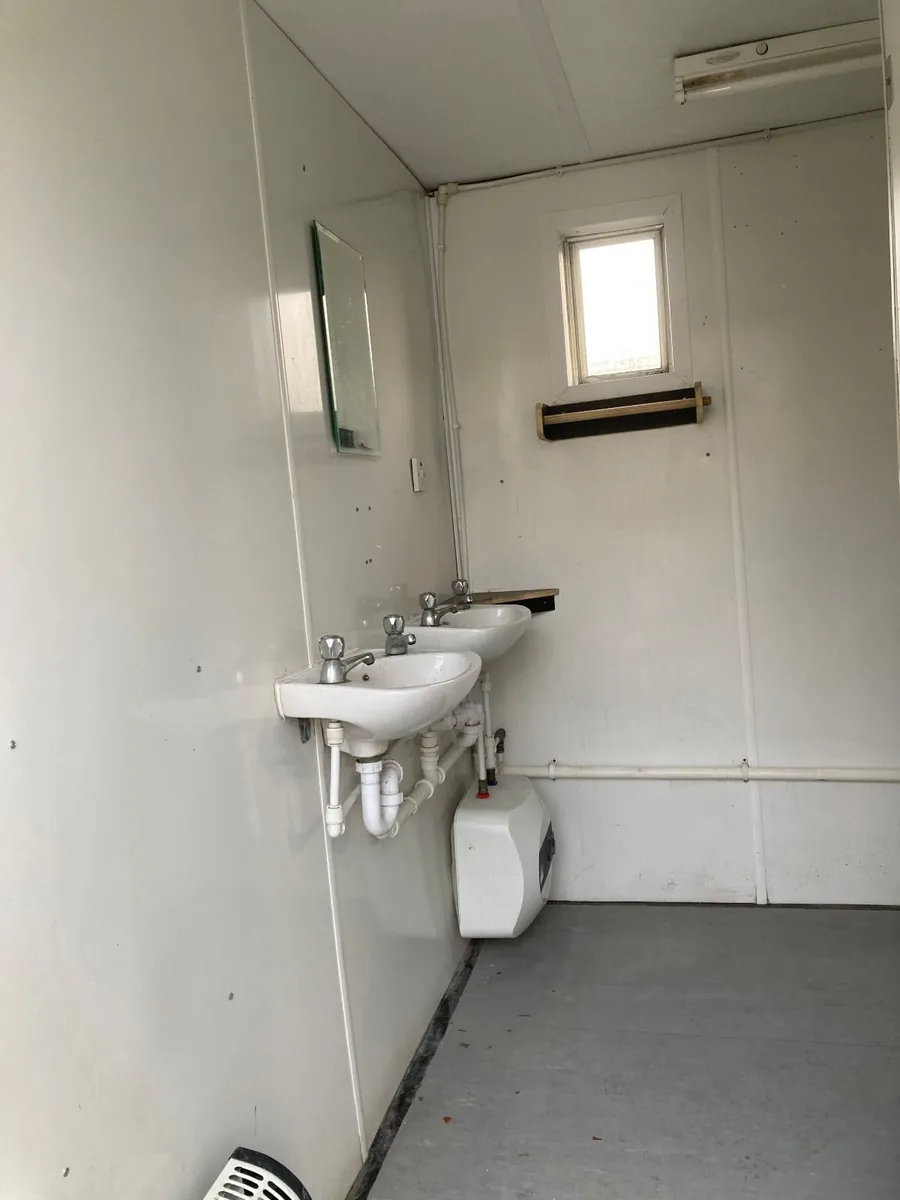 Toilet Block - Image 3