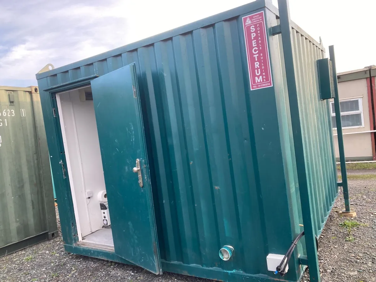 Toilet Block - Image 1