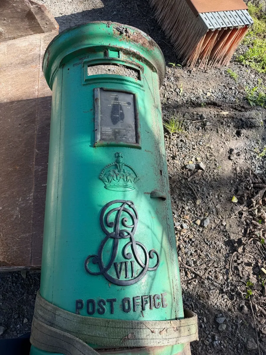 Pillar box - Image 1