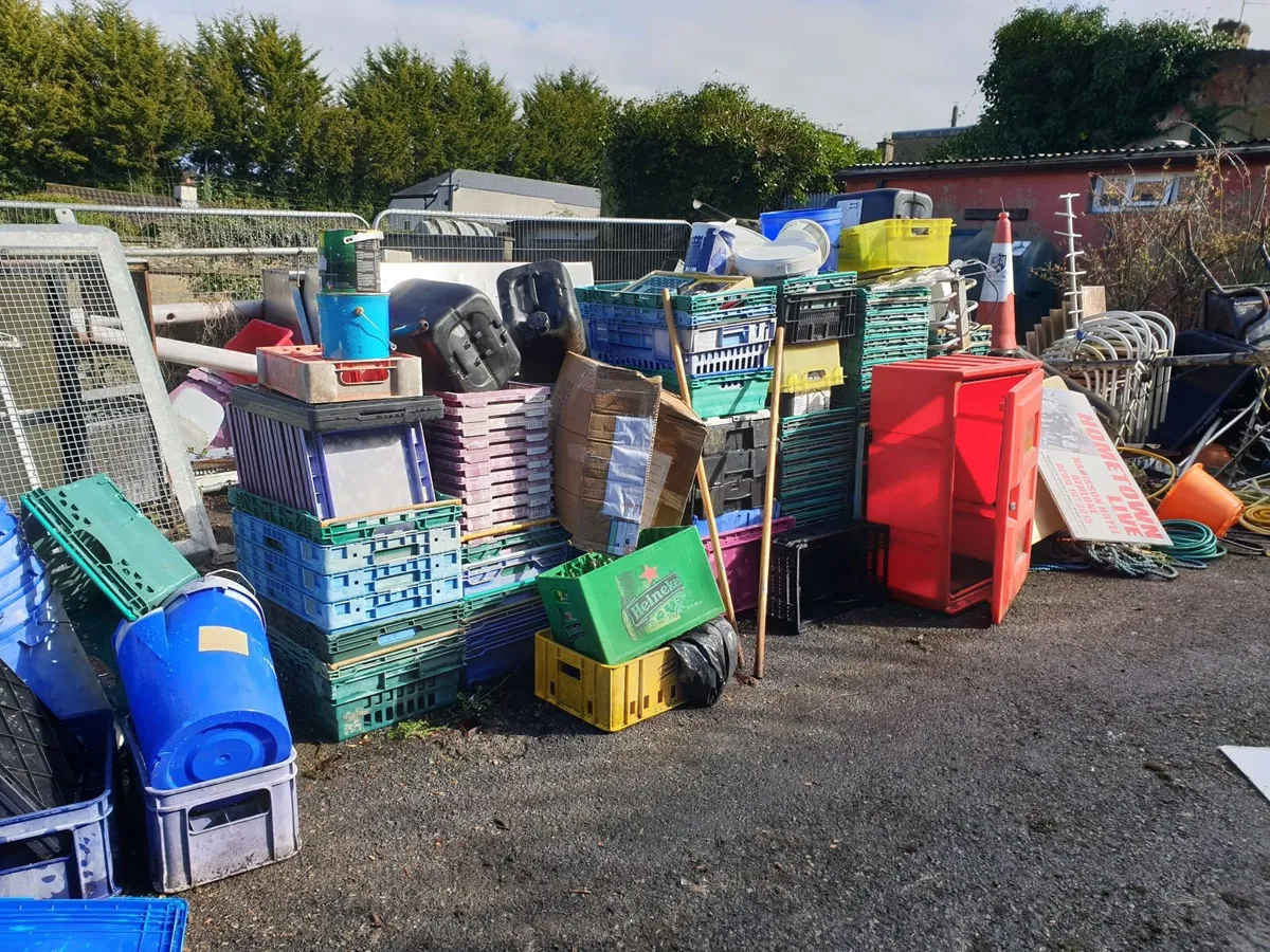 Crates and storage - Image 1