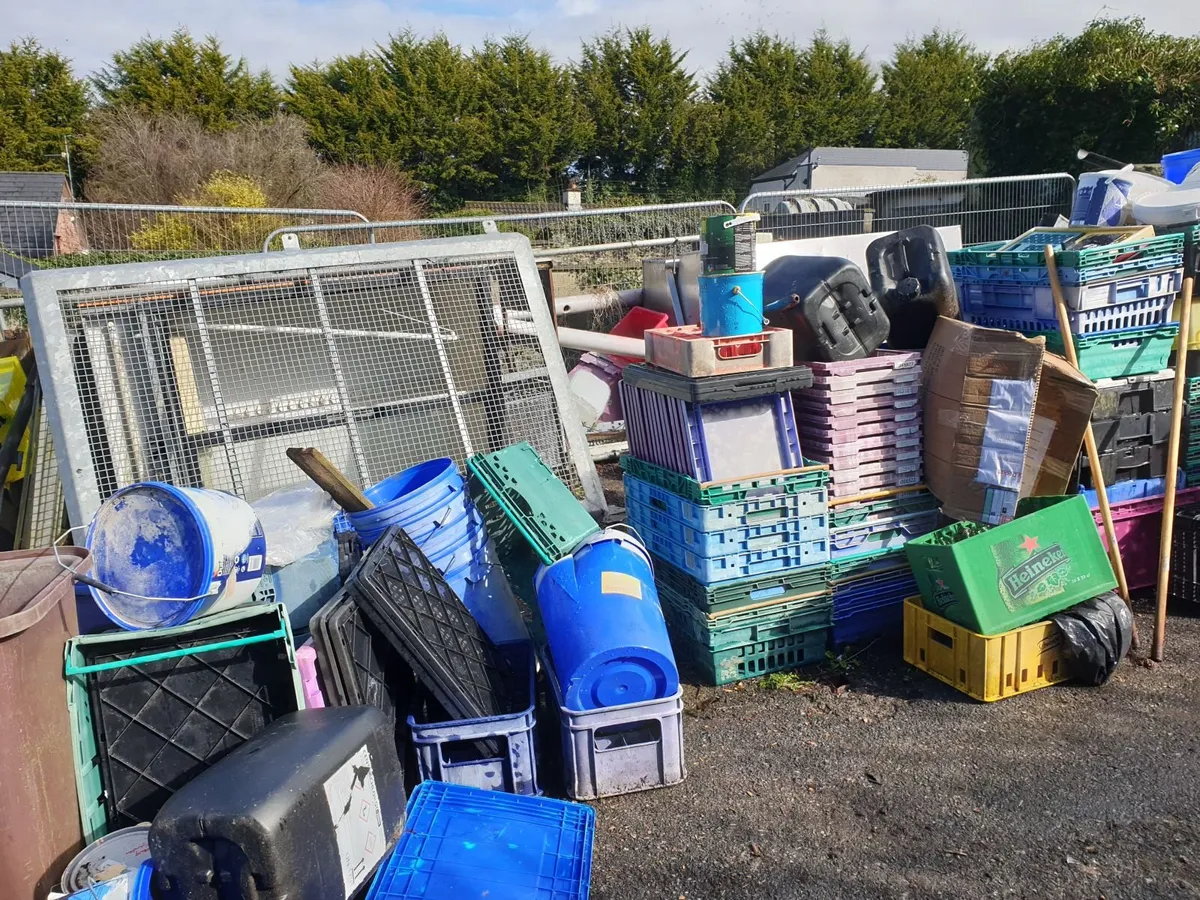 Crates and storage - Image 2