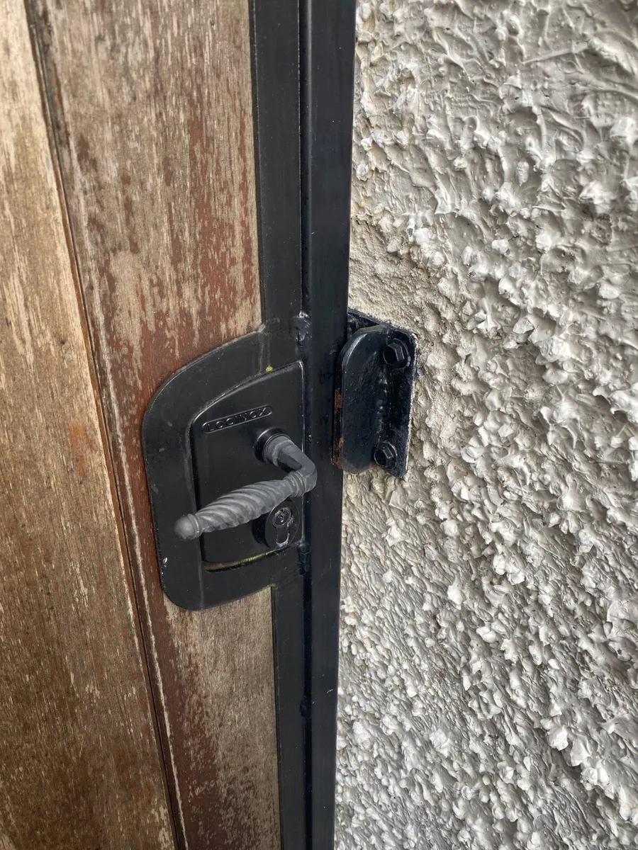 Hardwood galvanised steel gate - Image 4