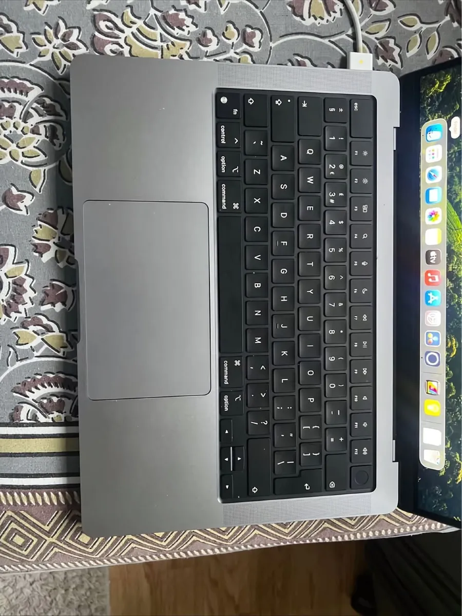 M1 Pro Macbook Pro 14' - Image 2