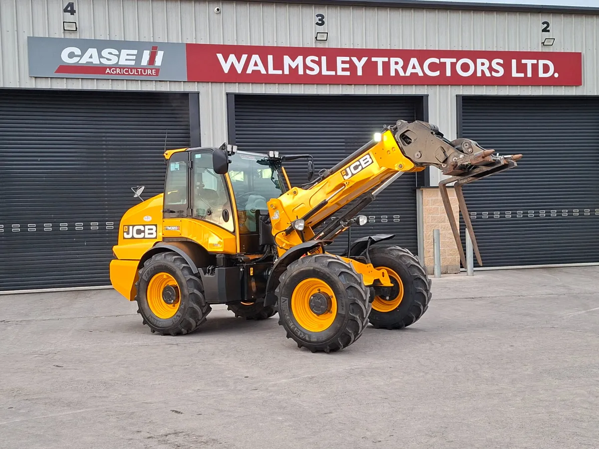 JCB 320S - Image 1