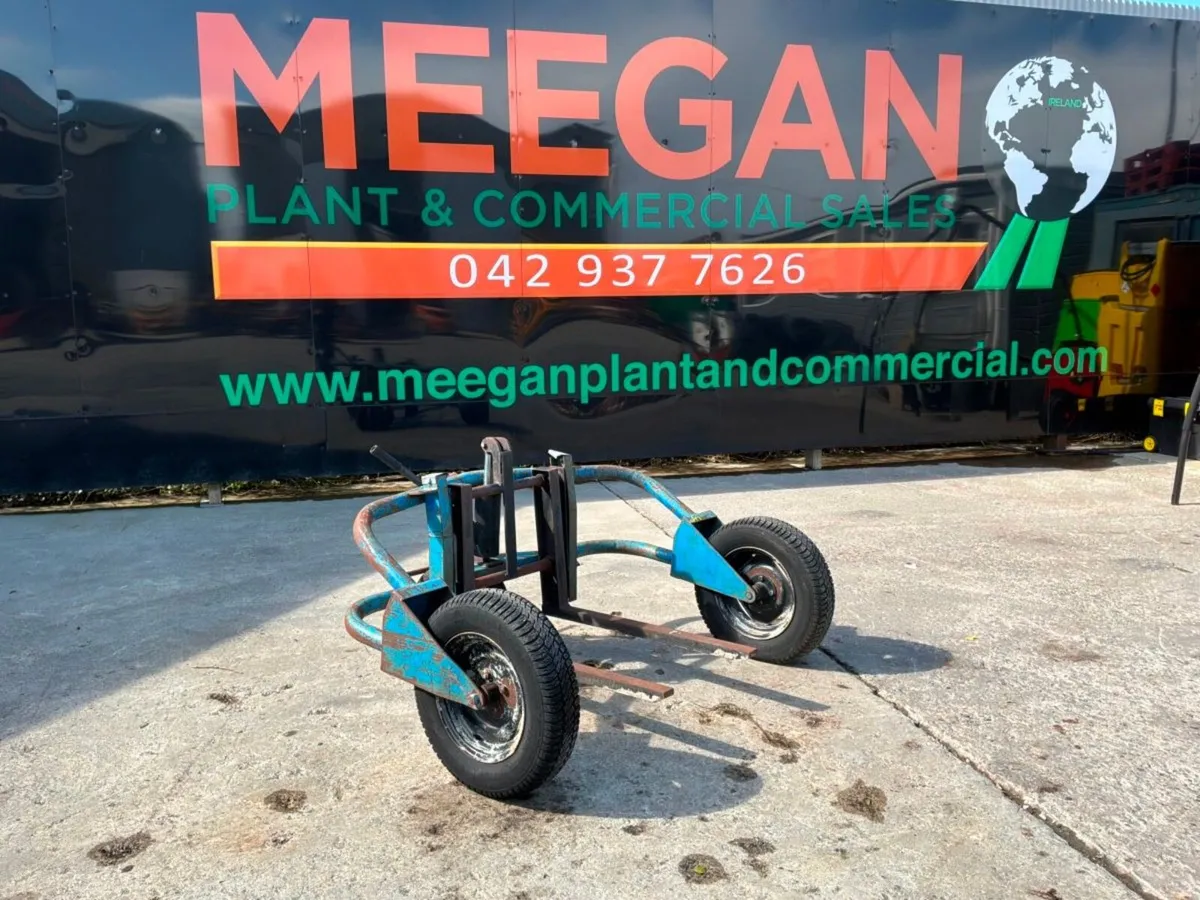 ROUGH TERRAIN PALLET TRUCK.....796. - Image 1