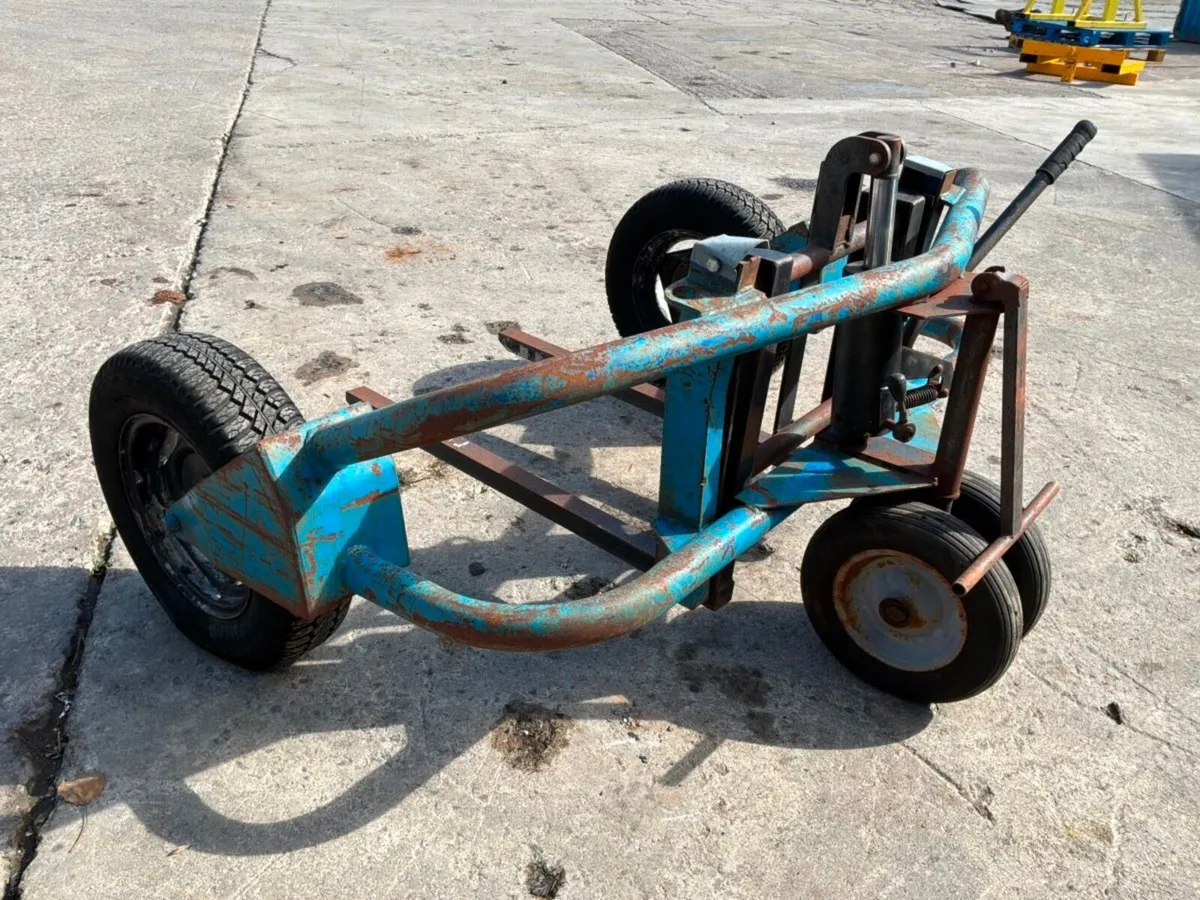ROUGH TERRAIN PALLET TRUCK.....796. - Image 4