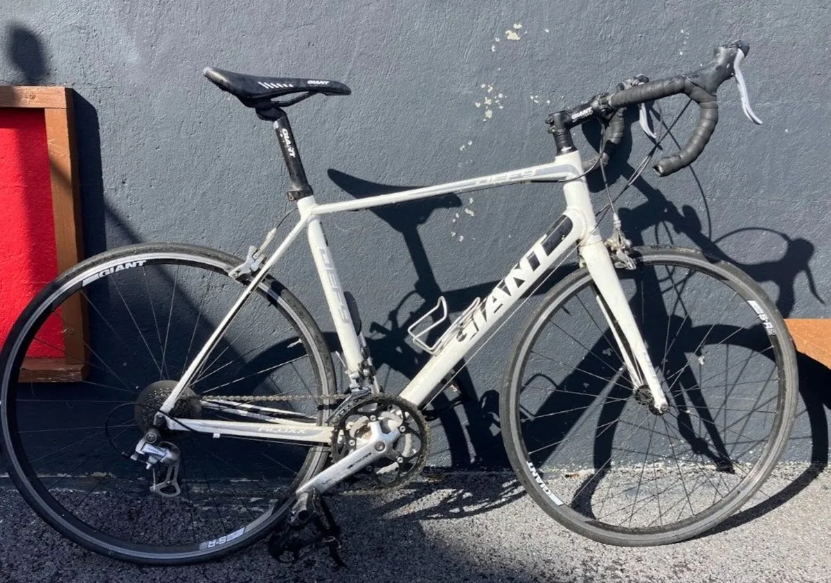 Defy 4 Giant - Image 1