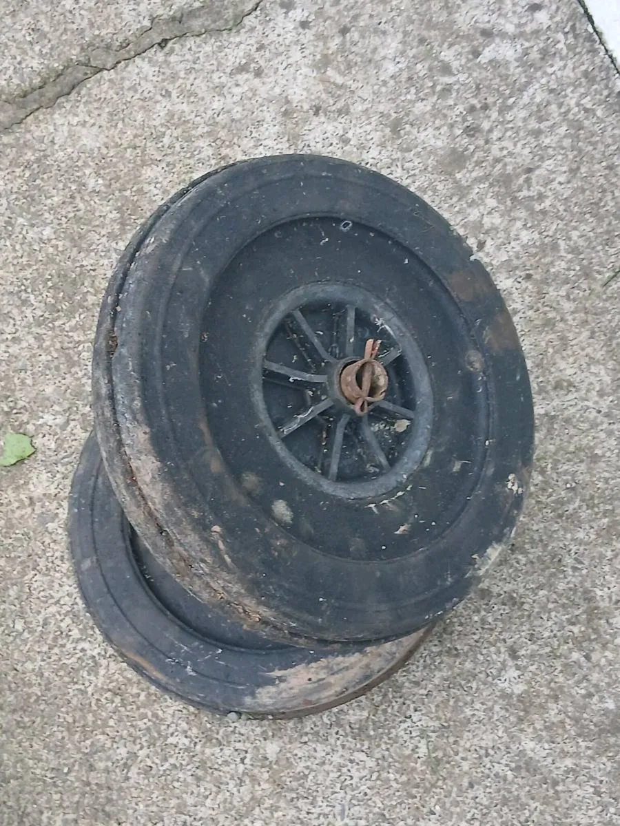 Wheels & Hubs to suit cement mixer - Image 1