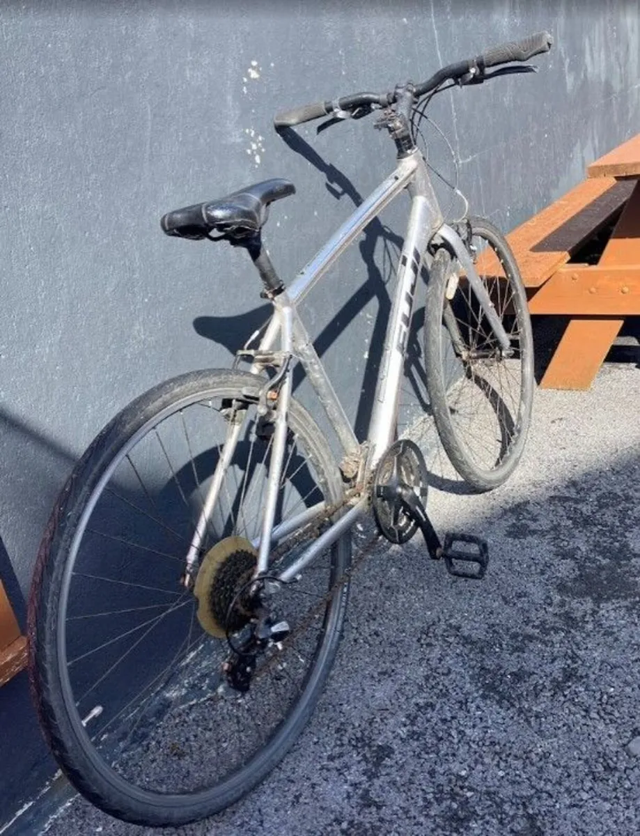 Fuji Hybrid Bike - Image 2