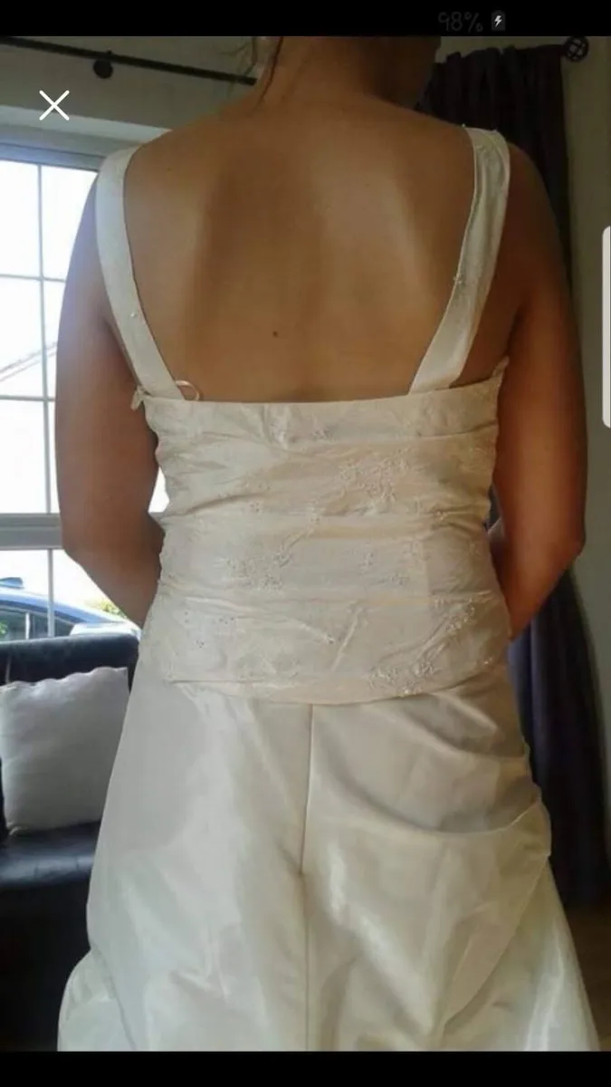 Wedding dress - Image 2
