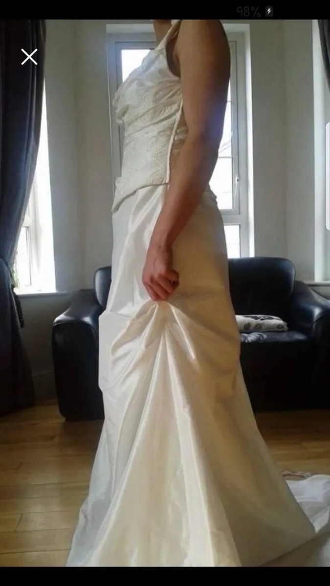 Wedding dress - Image 3