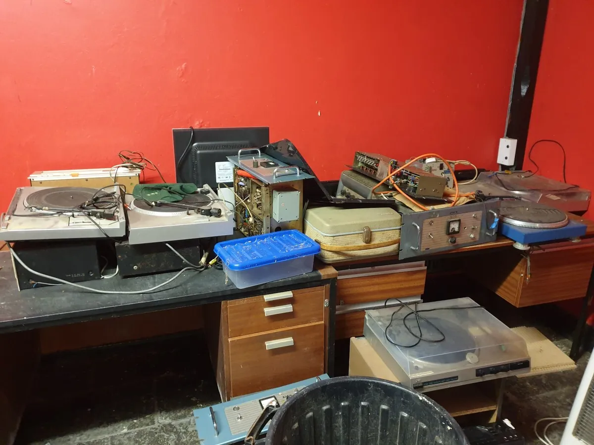 Assortment of record decks ..reel to reel - Image 3