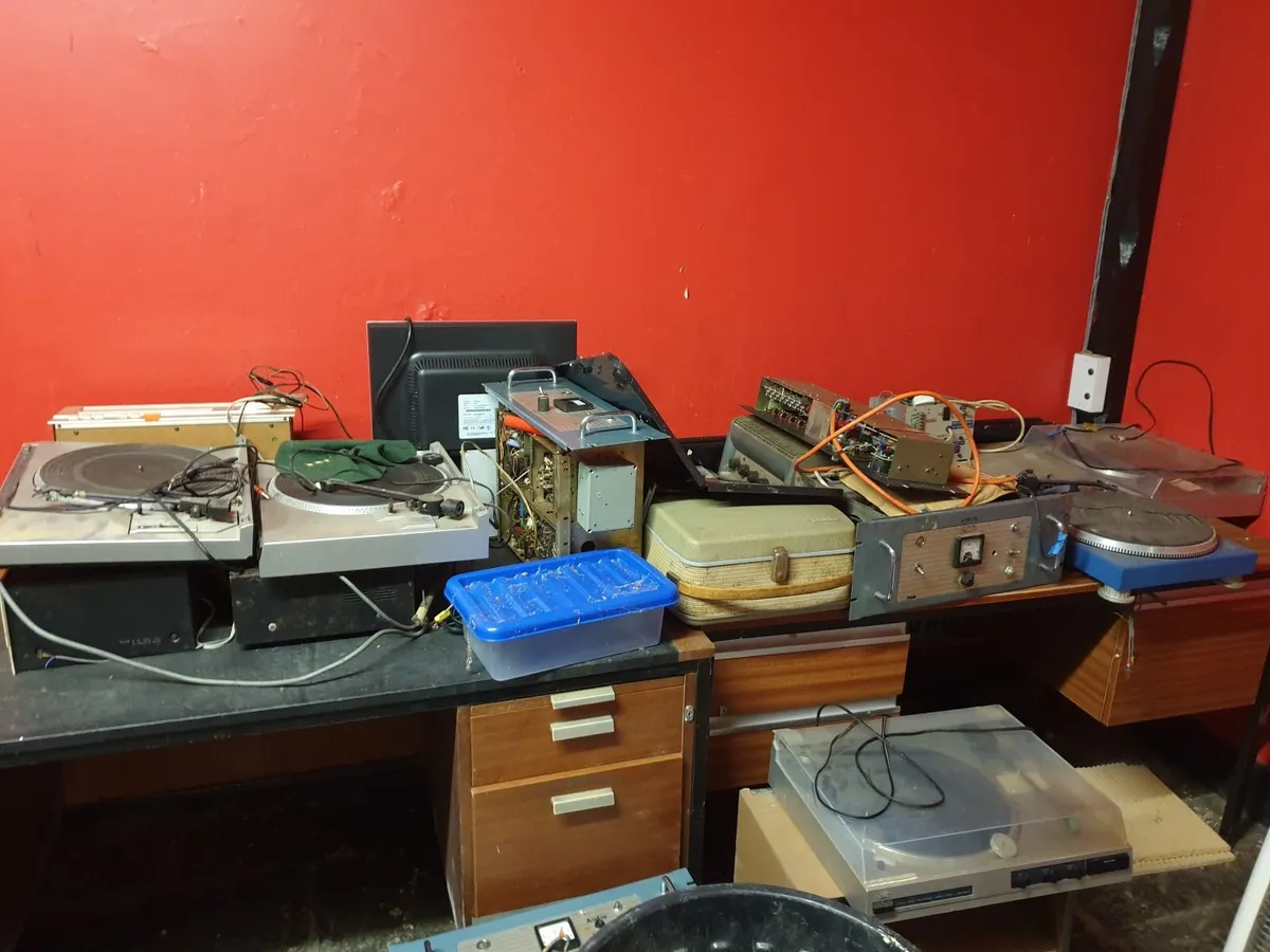 Assortment of record decks ..reel to reel - Image 1