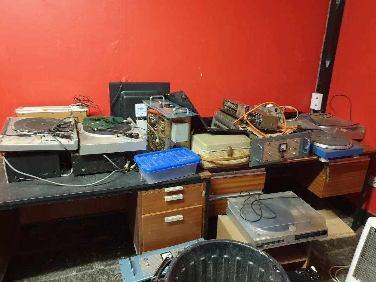 Assortment of record decks ..reel to reel - Image 2