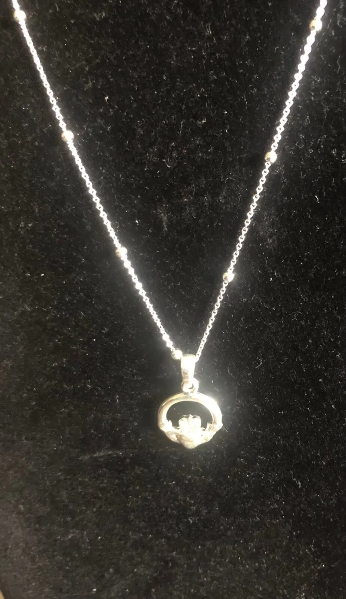 Claddagh Necklace in solid silver - Image 3