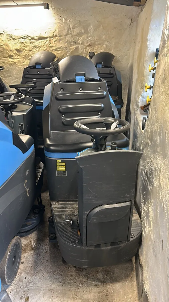 Floor scrubber dryer floor cleaner - Image 2