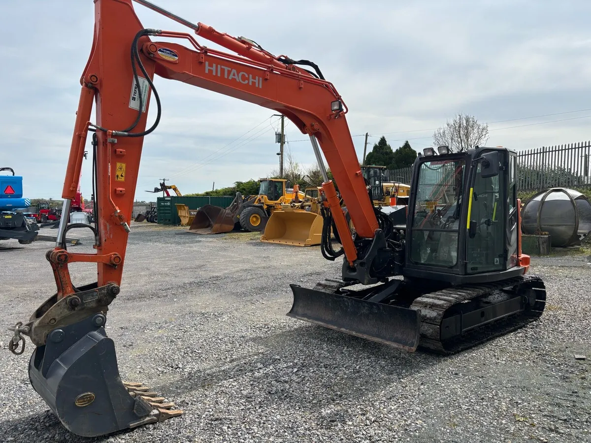 Hitachi ZX85 USB - Image 2