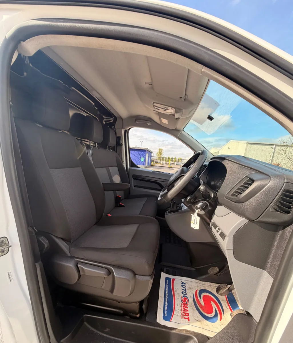 2022 Opel Vivaro 37,000km Long Wheel Base - Image 4