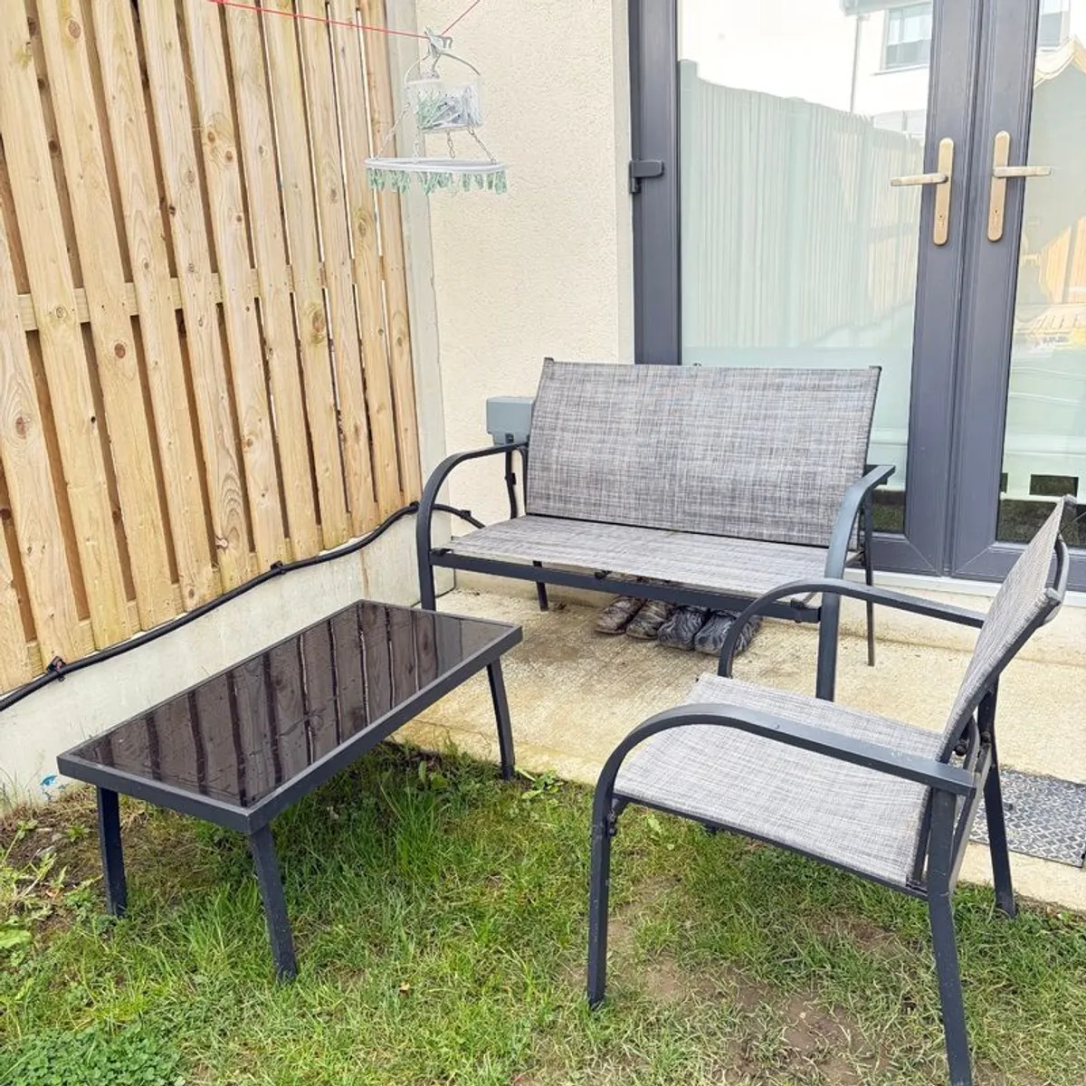 Garden table and chairs - Image 1