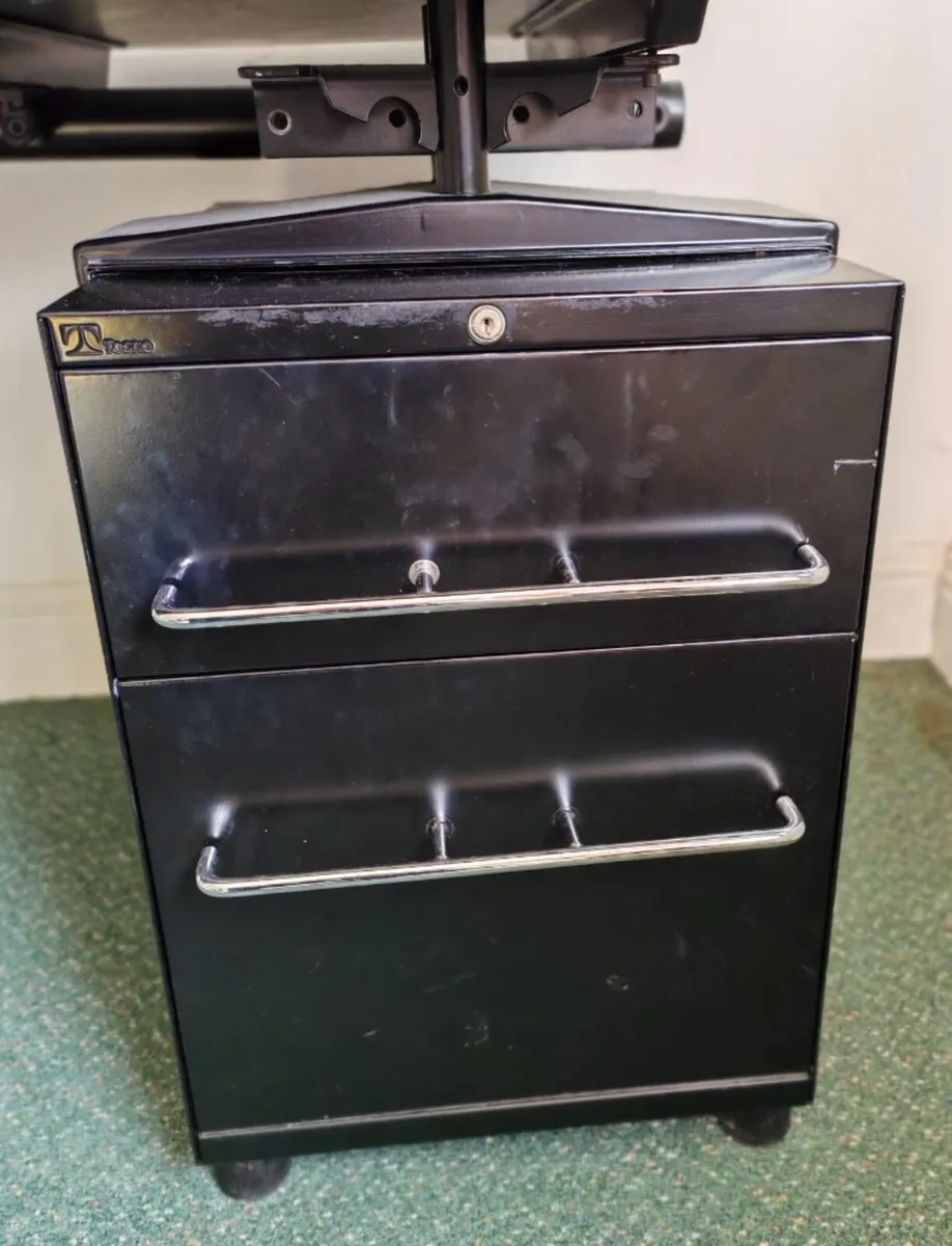 Office desk and cabinet - Image 4