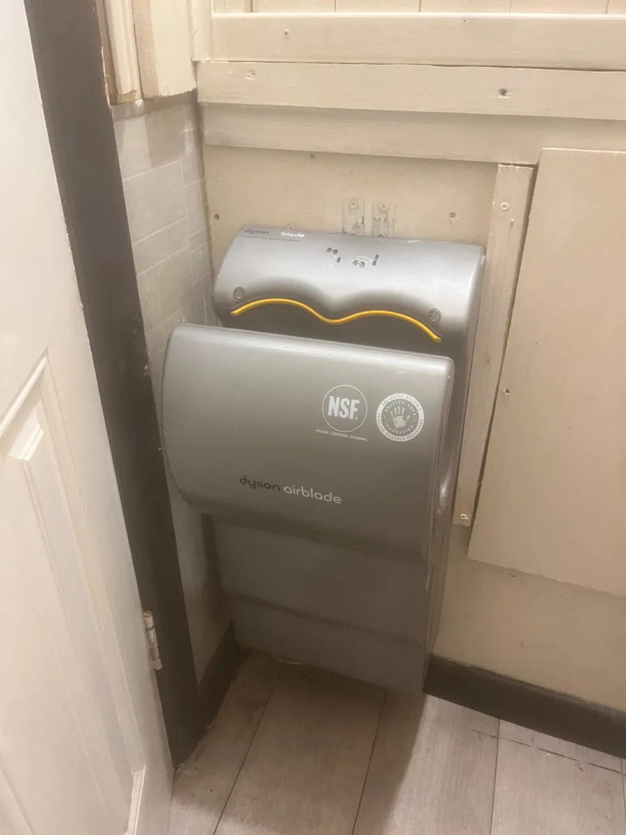 Hand dryer - Image 1