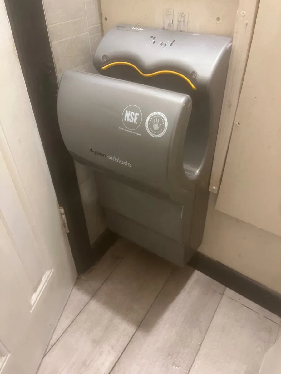 Hand dryer - Image 2