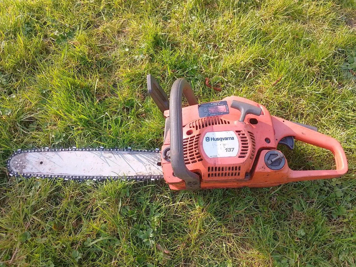 Postage Husqvarna 137 chainsaw - Image 1