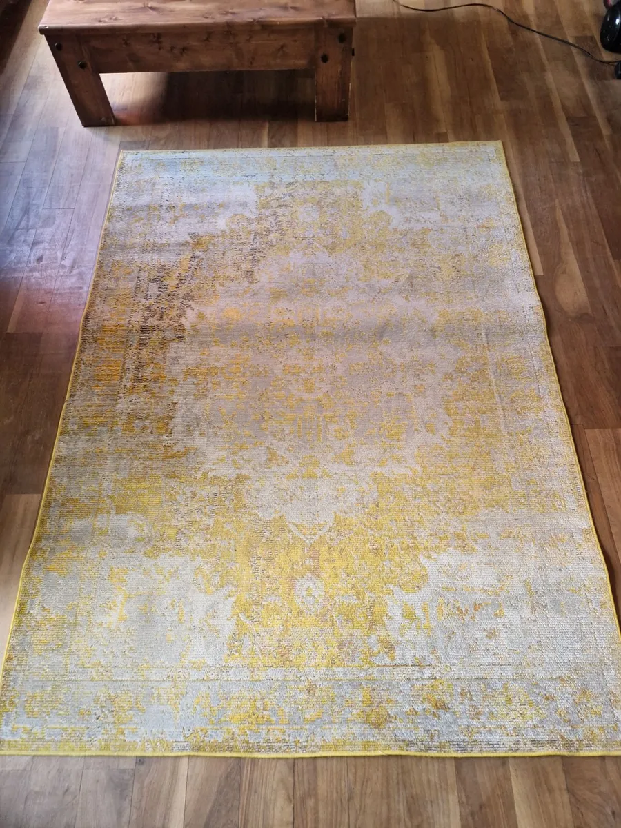 Large yellow Rug - Image 1