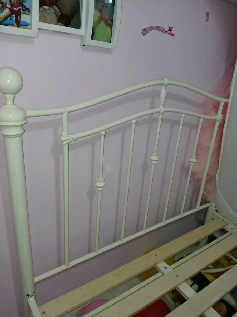 4ft bed frame iron frame cream - Image 1