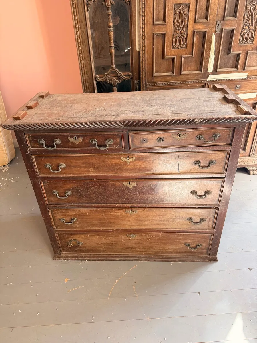 Chest of drawers - Image 1