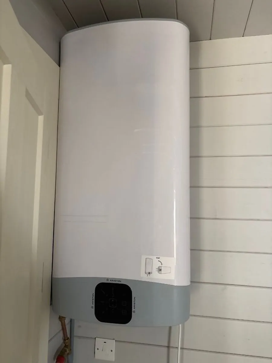 Ariston hot water tank (80L) - Image 1