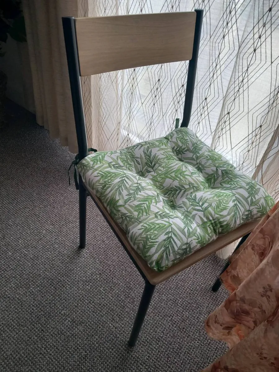 Dining chairs - Image 2