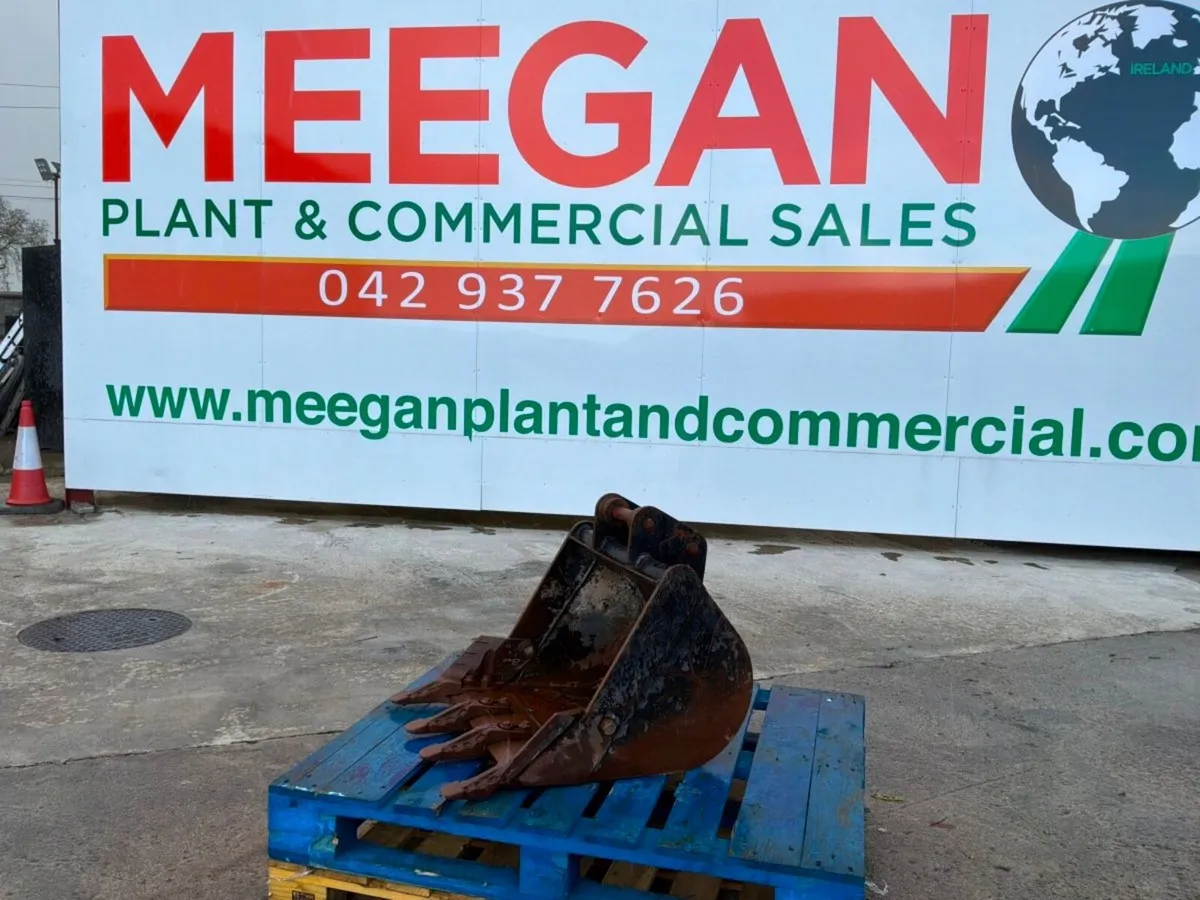 24" JCB DIGGING BUCKET.35mm PINS.........594v. - Image 2