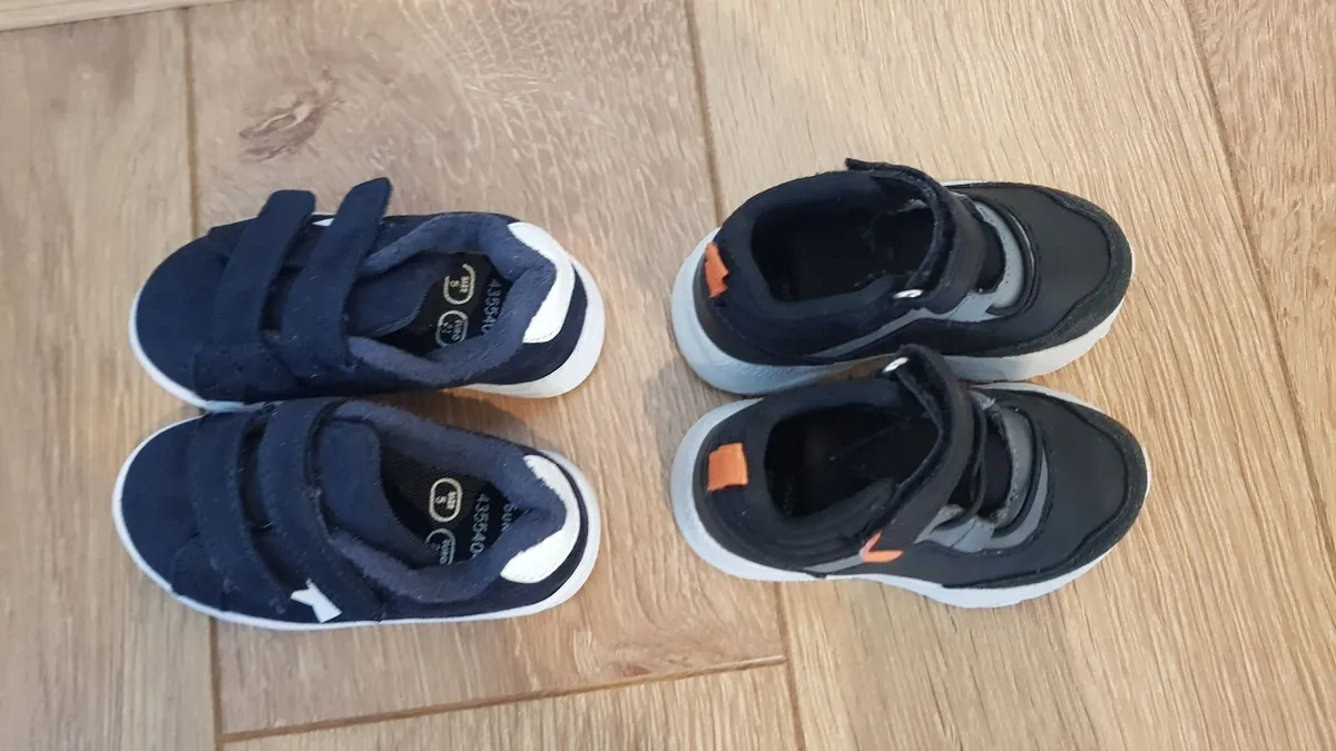 Toddler shoes  3pairs - Image 3