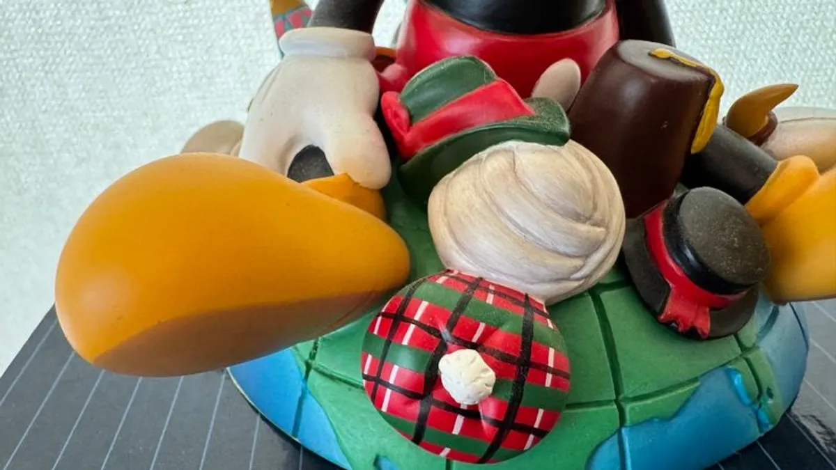 Disney Collectables - Image 3