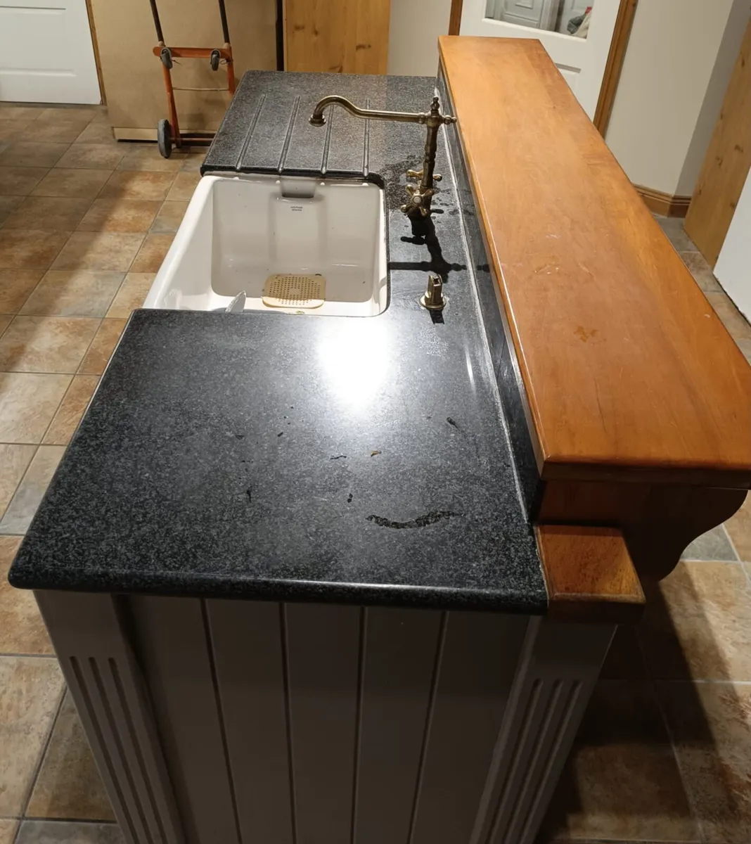 Kitchen and Center Island - Image 4