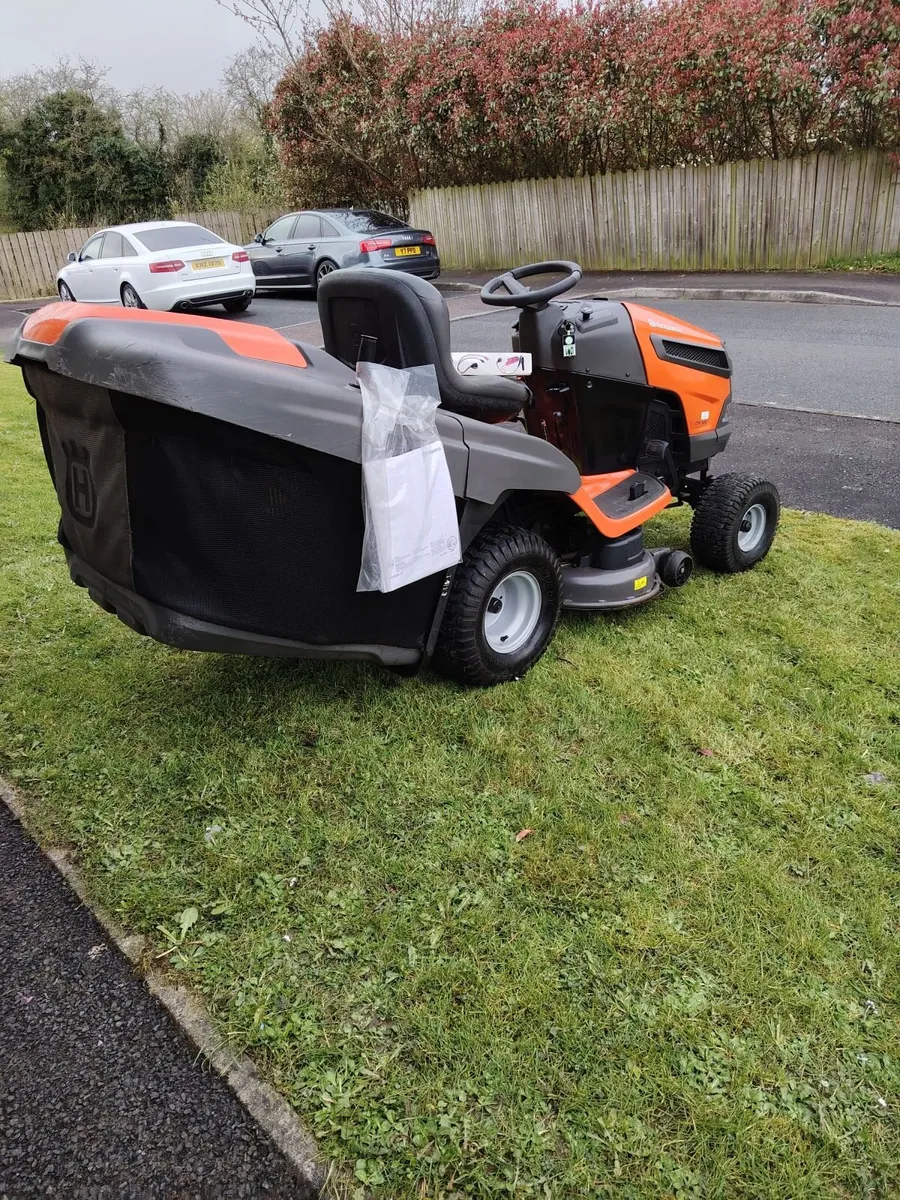 Husqvarna ride on lawnmower - Image 3