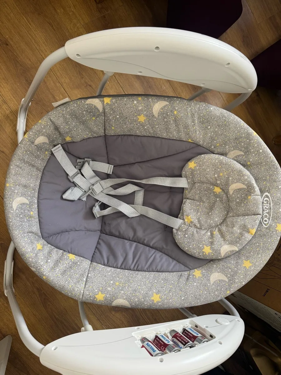 Graco baby swing chair - Image 1