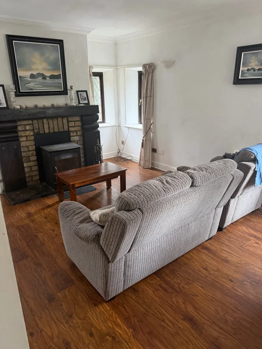 Gate house - Image 4