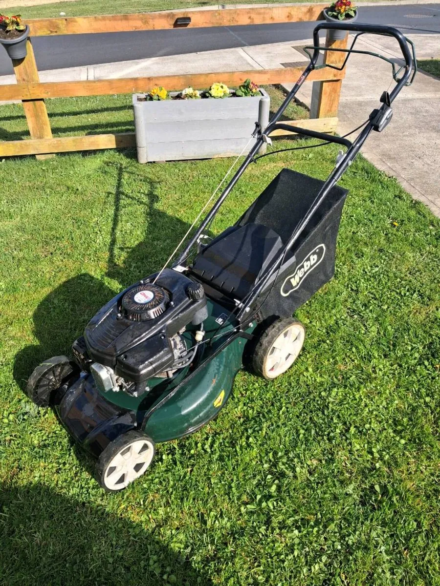 Self propelled lawnmower for sale