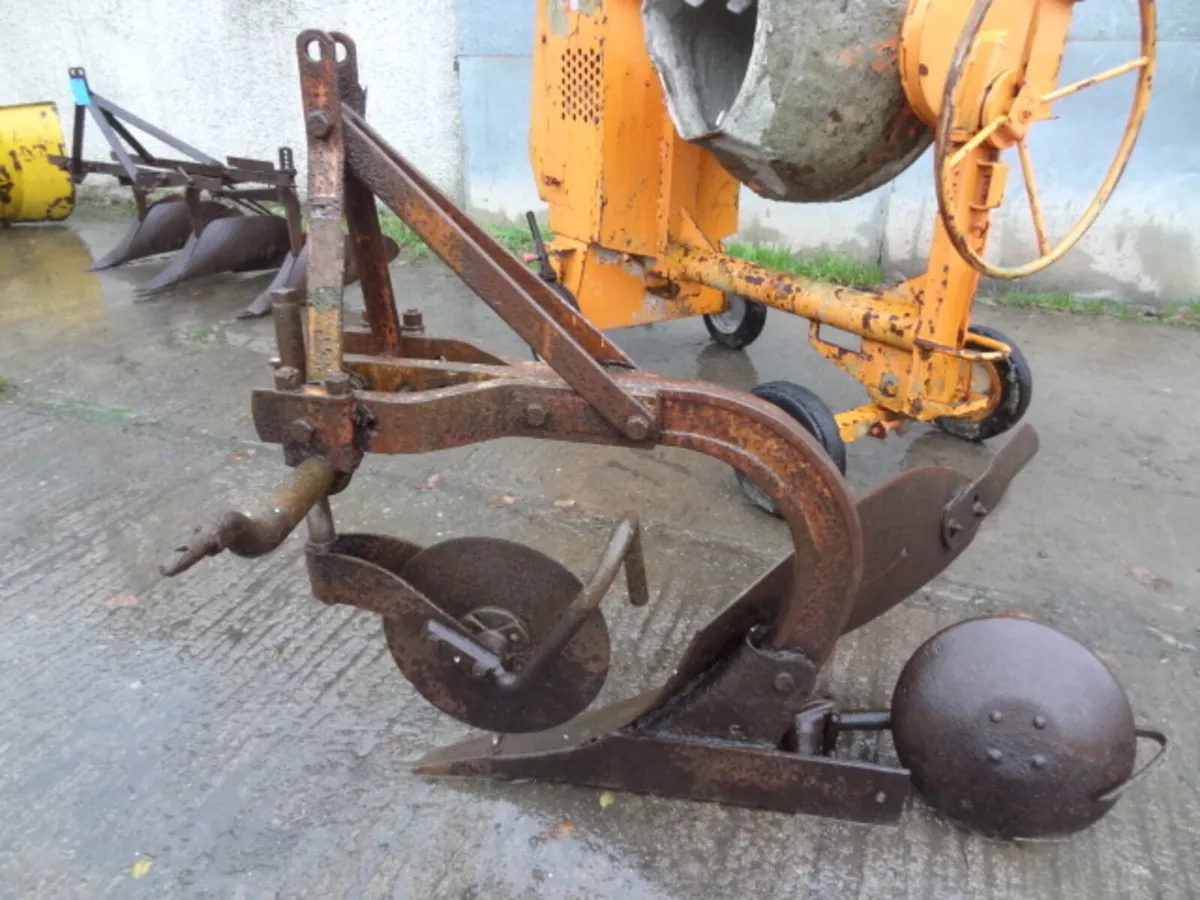Ferguson Single Furrow Conventional Plough - Image 4